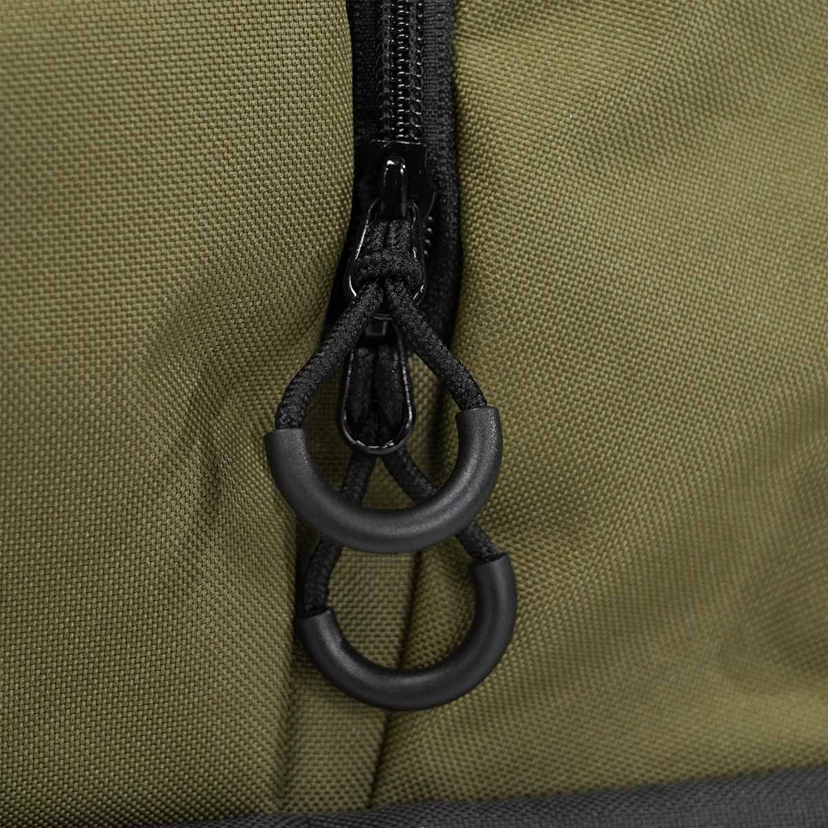 Traverse Roller Duffel 130L zippers